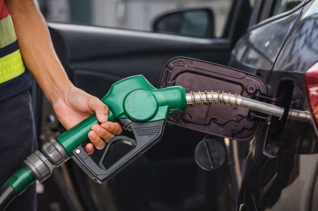 দেশজুড়ে সব ধরনের জ্বালানি তেলের মূল্য কমানো হয়েছে